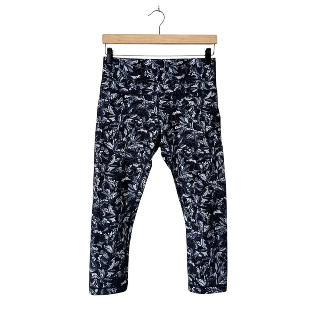Lululemon Women’s 12 Blue Wunder Under Crop Leggings High Rise Embellished Multi